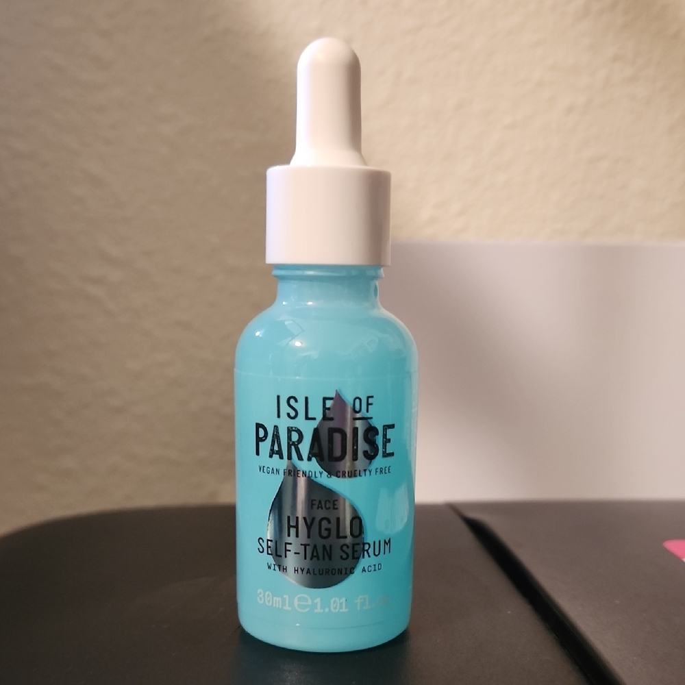 Isle Of Paradise HYGLO Face Self-Tan Serum New!